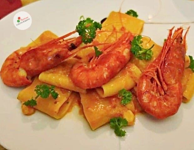 Paccheri con pomodorini e gambero rosso