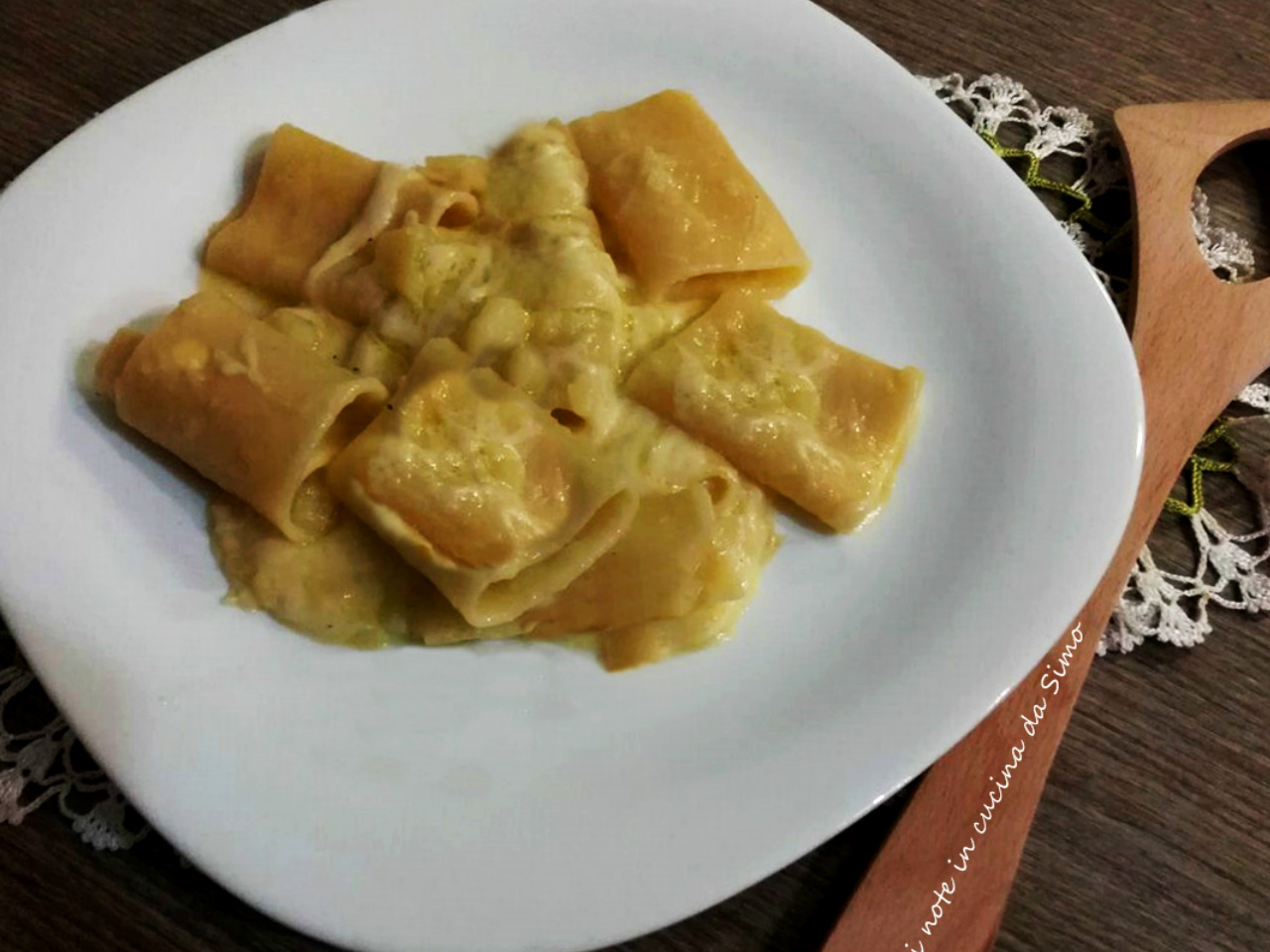 Paccheri con provola e patate