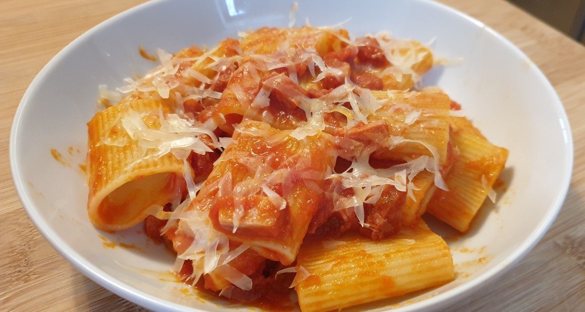 Paccheri con ventricina e caciocavallo