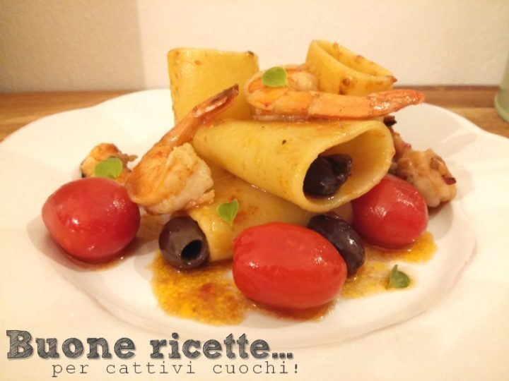 Paccheri pomodorini olive e gamberetti