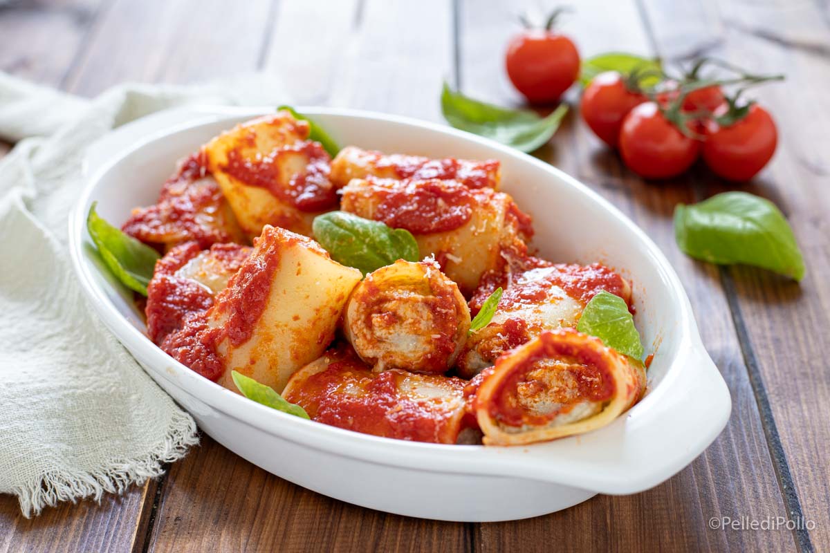 Paccheri ripieni di melanzane al pomodoro