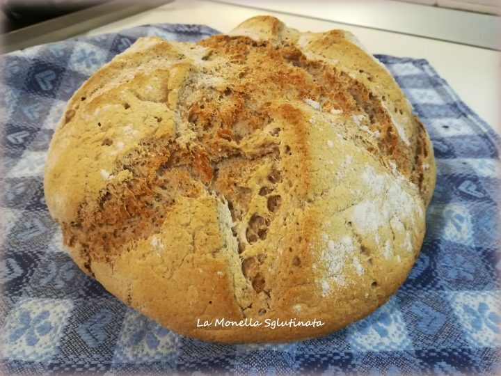 Pagnotta con farina di riso integrale e saraceno