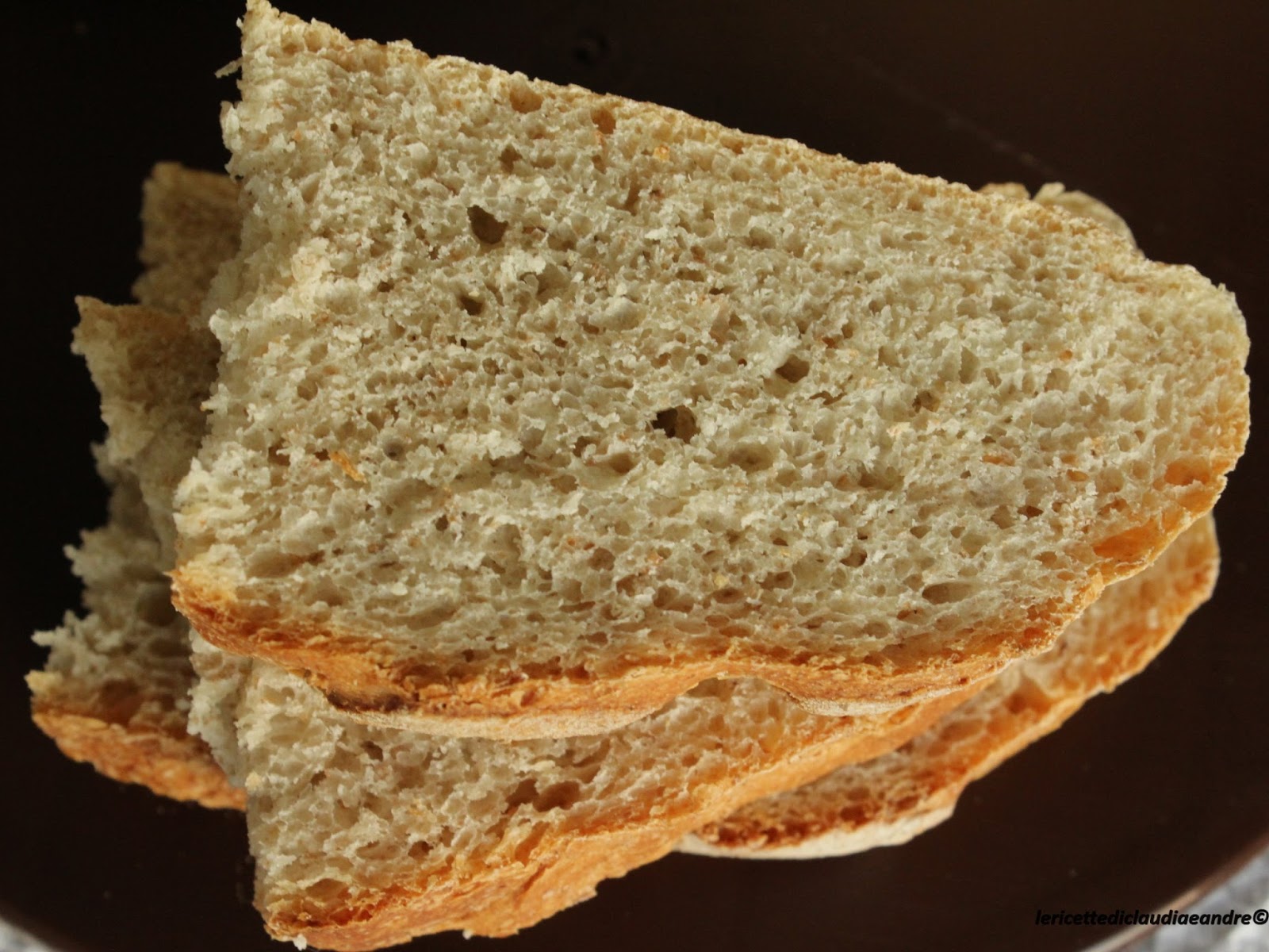 Pagnotta con germe di grano, crusca e lievito madre