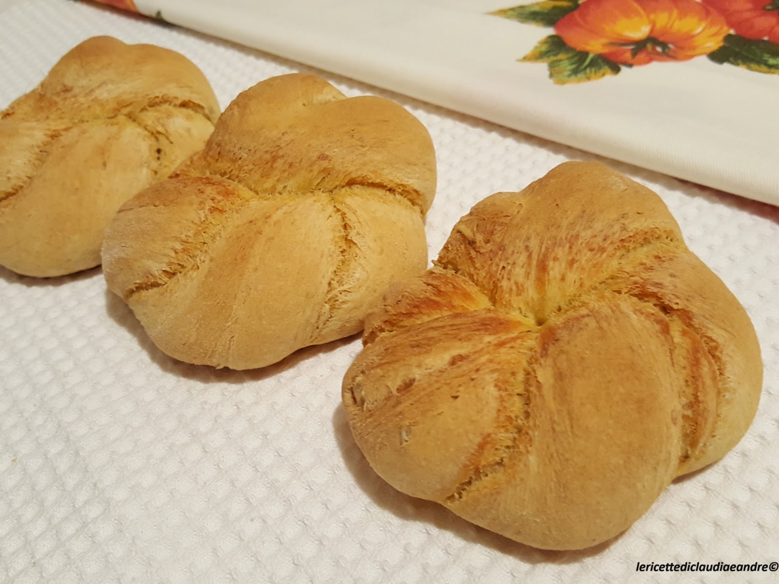Pagnottelle con zucca cruda e profumo di rosmarino, senza grassi