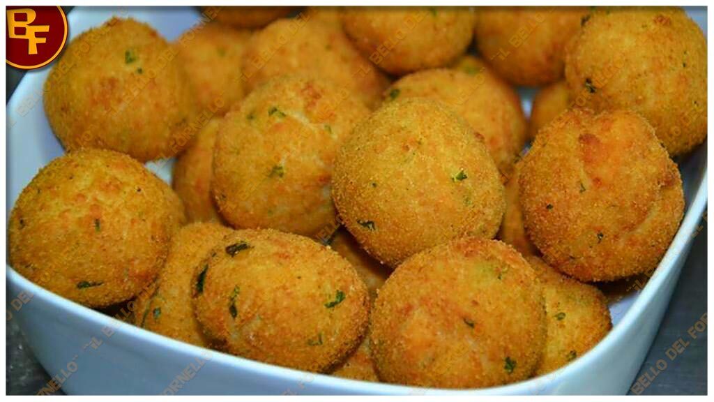 Palline di pane o polpette di pane fritte