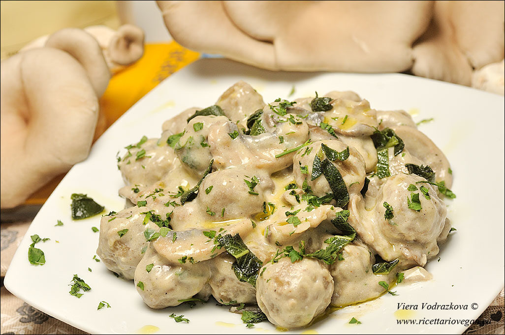 Palline di patate e teff con pleurotus e champignon gluten free