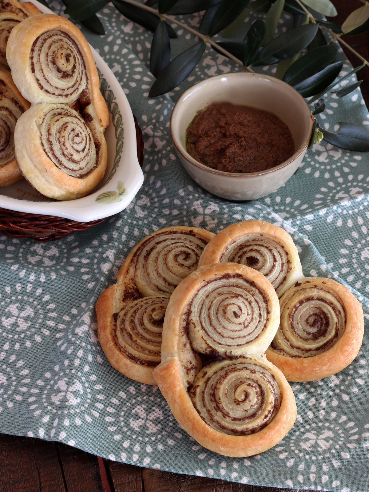 Palmiers salati al patè di olive