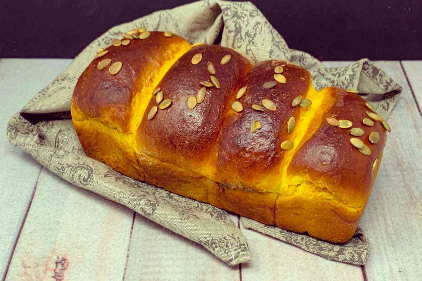 Pan brioche alla zucca con gocce di cioccolato