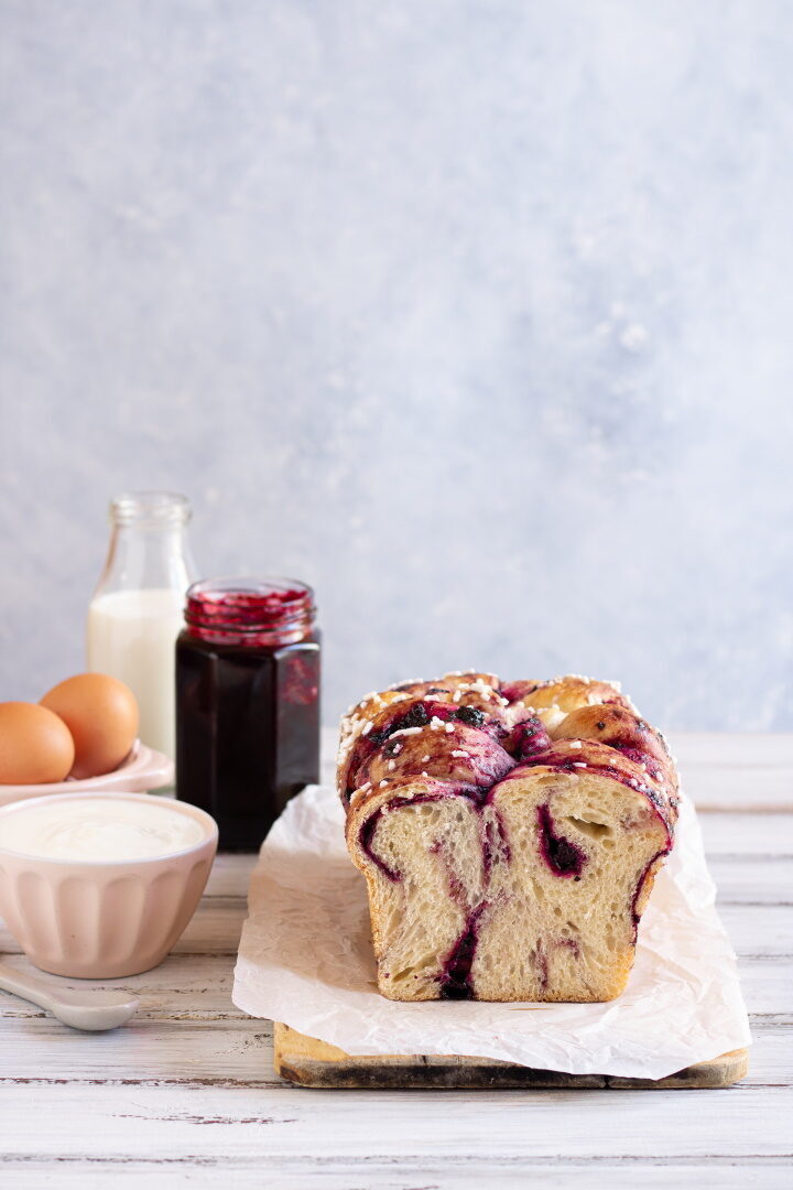 Pan brioche allo yogurt con confettura