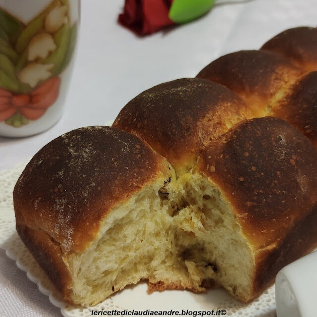 Pan brioche allo yogurt greco senza lattosio e uvetta