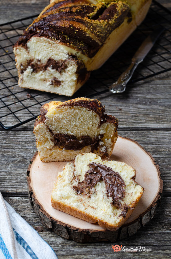 Pan brioche con crema nocciole e pistacchio