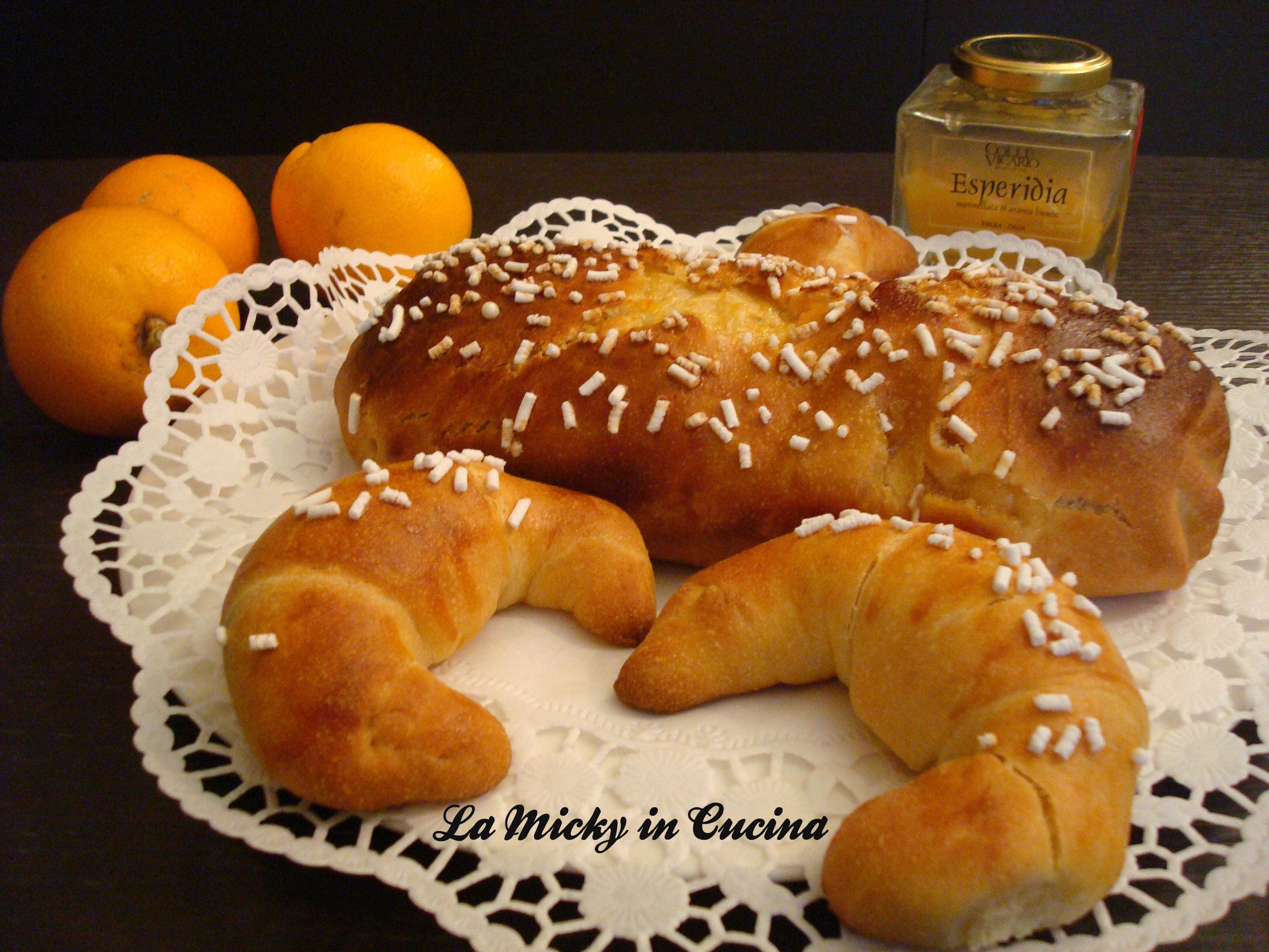 Pan brioche con lievito madre all’arancia e mandorle