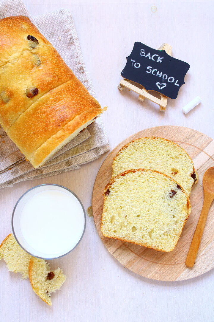 Pan brioche di farro con uvetta