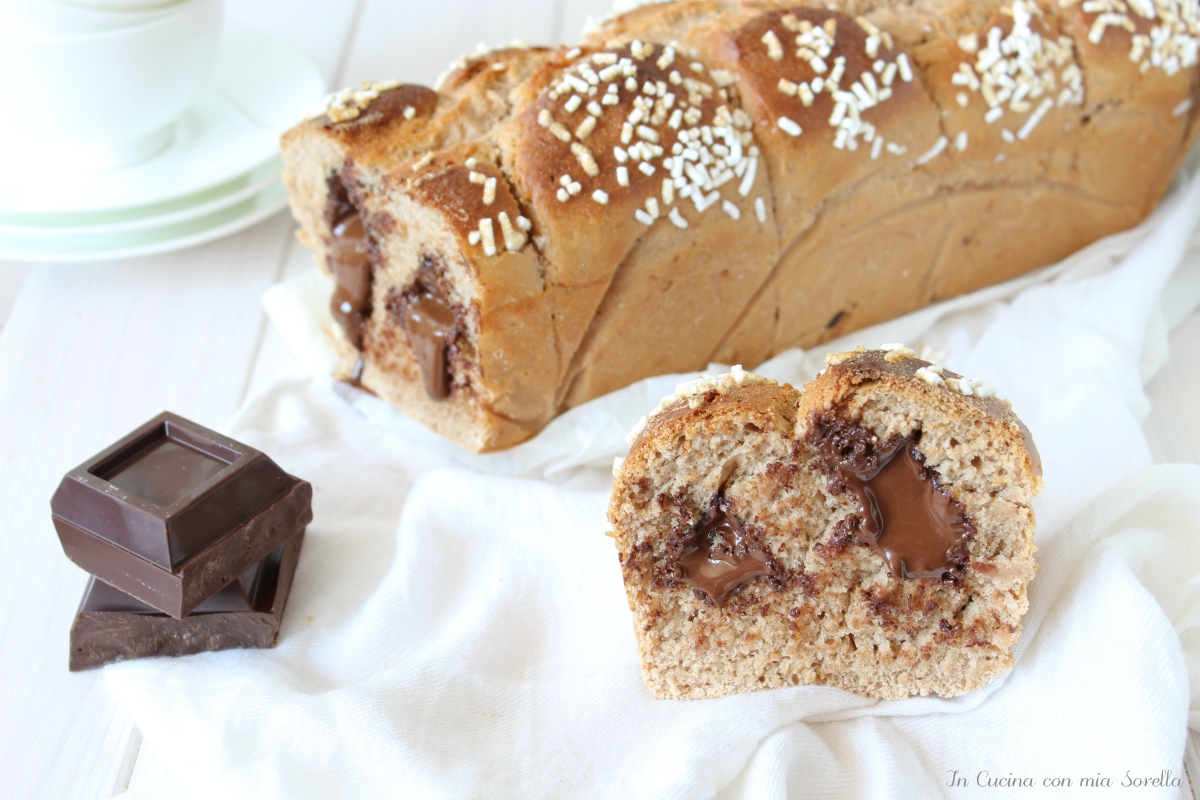Pan brioche ripieno di cioccolato
