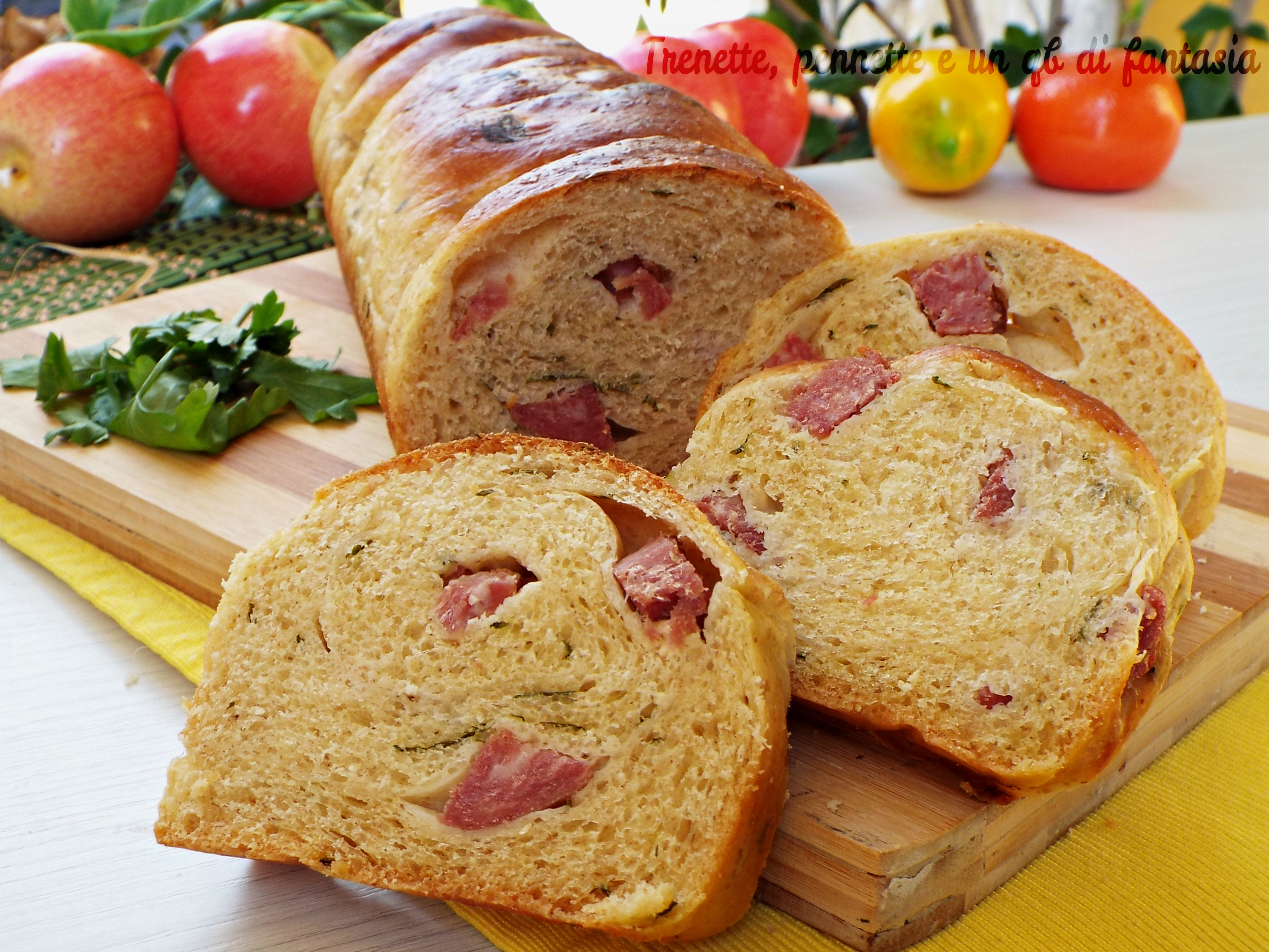 Pan brioche salato al prezzemolo con salame e formaggio