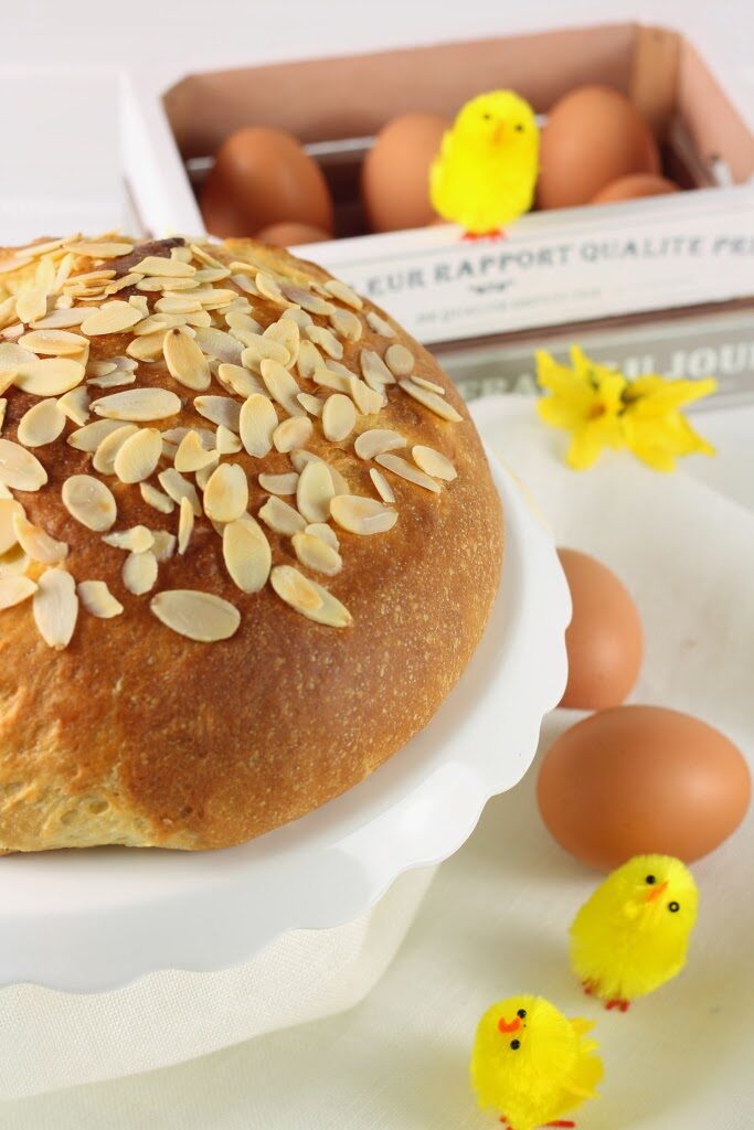 Pan di Pasqua con quark e mandorle