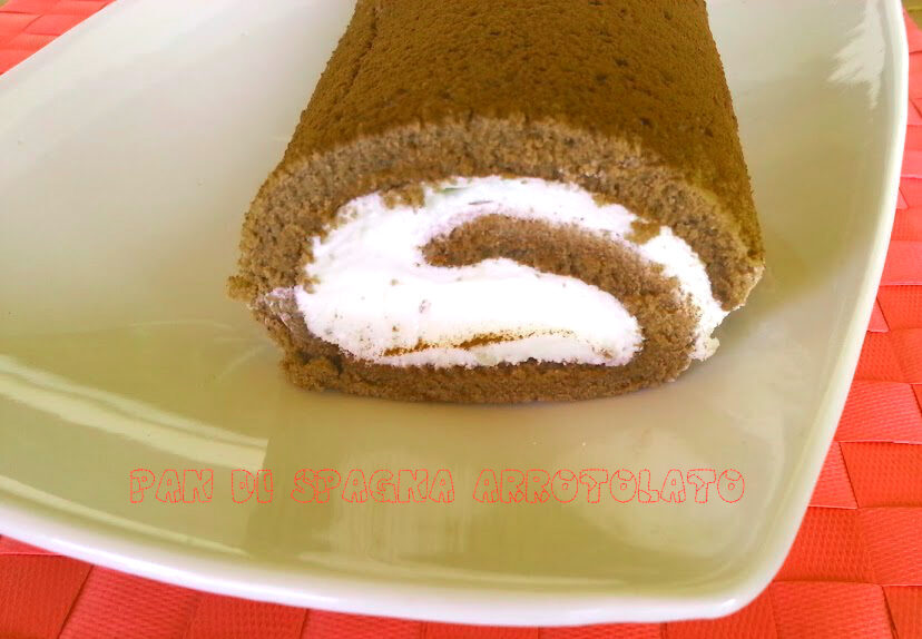 Pan di spagna arrotolato