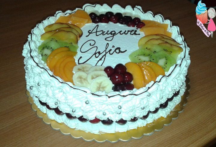 Pan di spagna con frutta