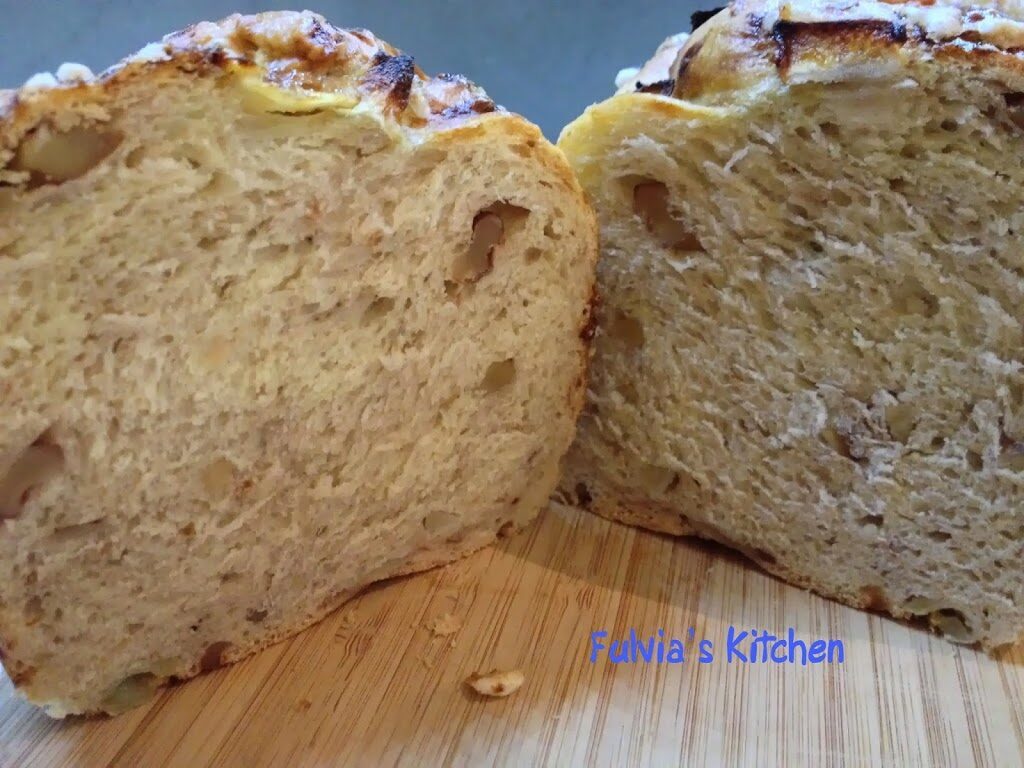 Panbrioche con mele e noci