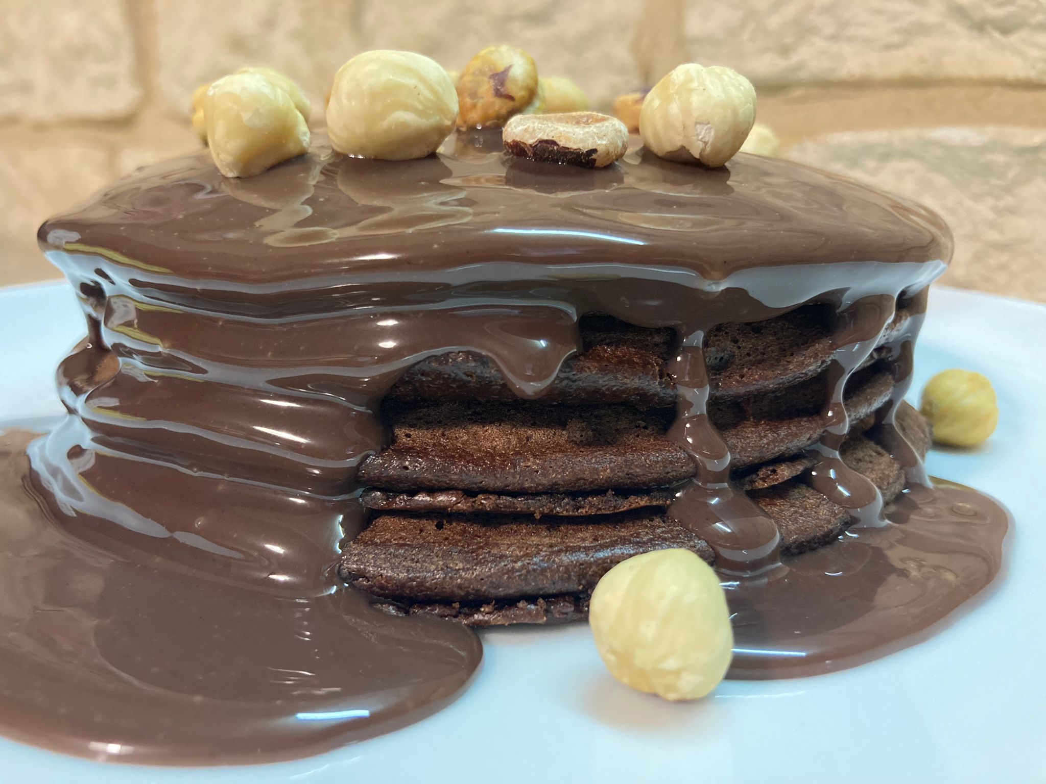 Pancake al cacao ricetta: con nocciole e crema di cioccolato