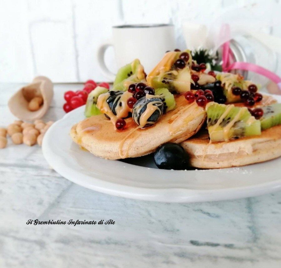 Pancake dolci con farina di ceci e albumi