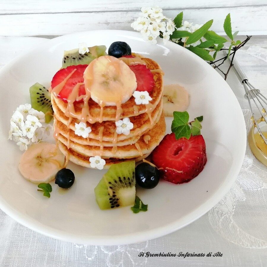 Pancake senza glutine allo yogurt e frutta