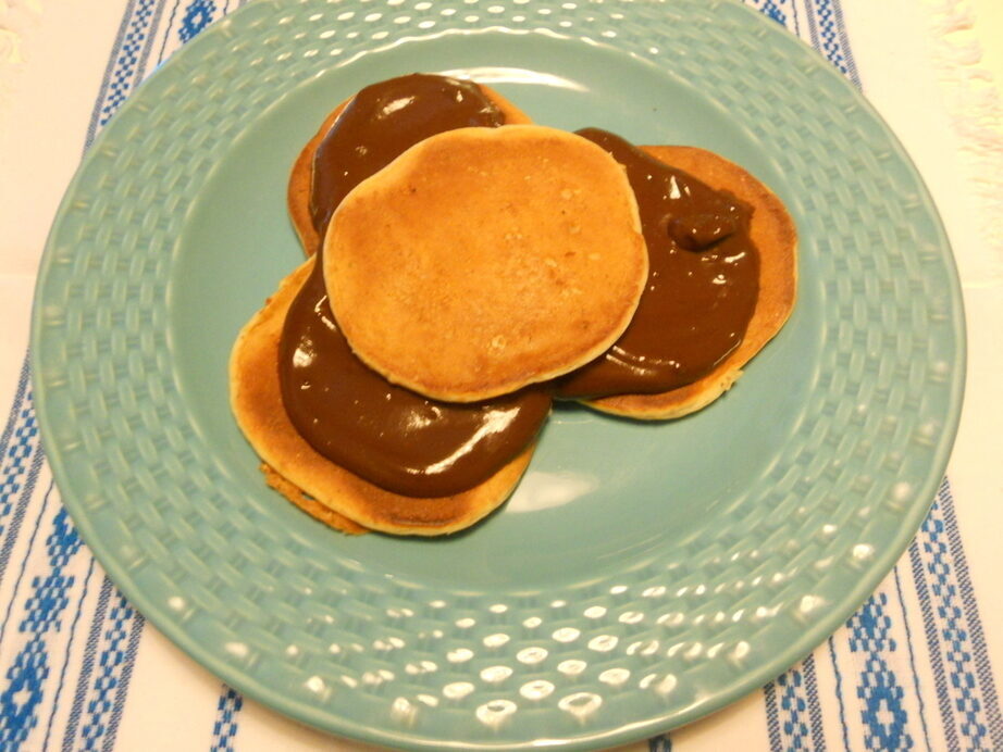 Pancakes al kefir con crema al cioccolato