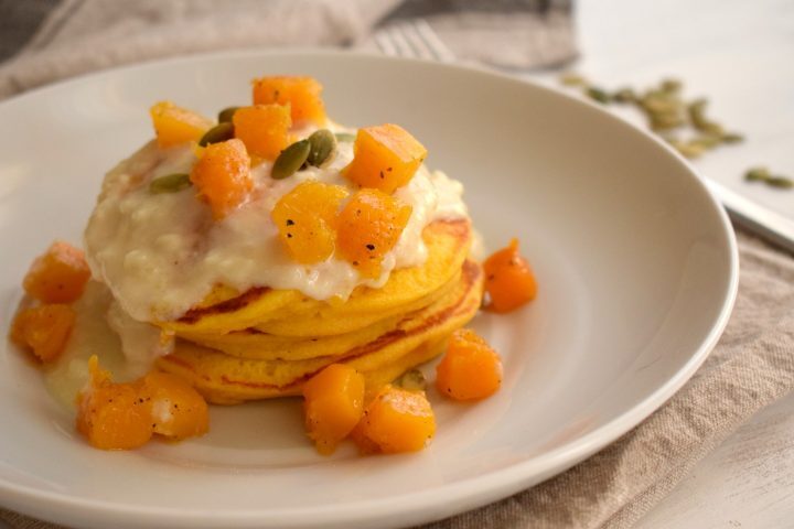 Pancakes alla zucca con fonduta di formaggi