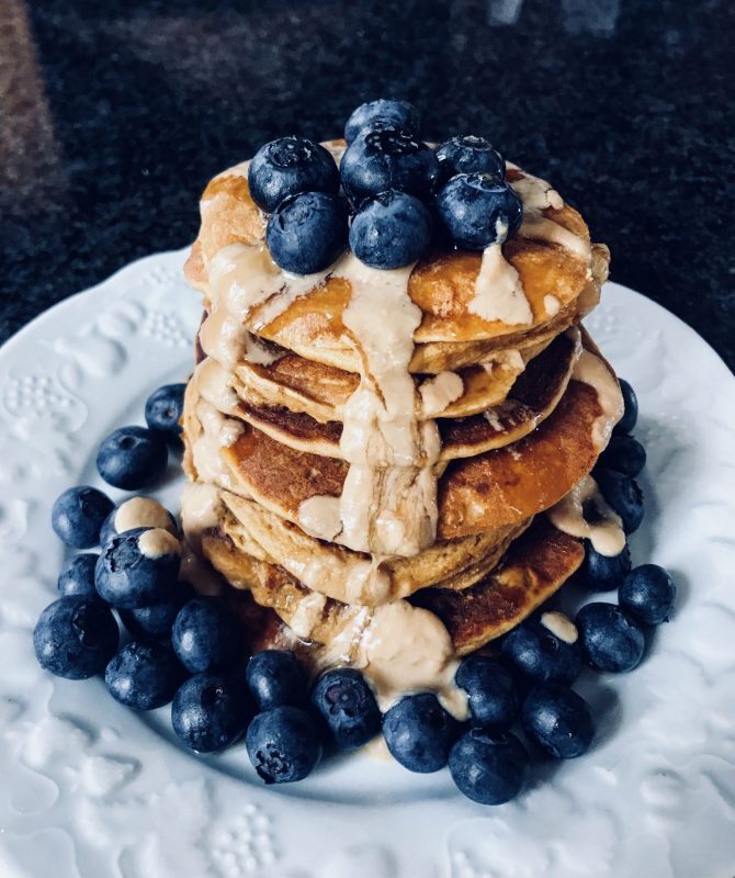 Pancakes proteici alle patate dolci