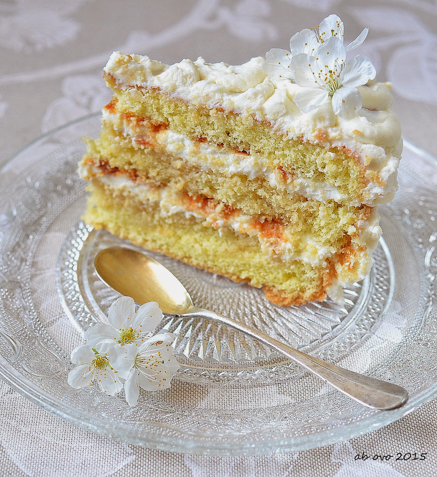 Pandispagna al tè affumicato con ricotta, caramello e frosting al whiskey
