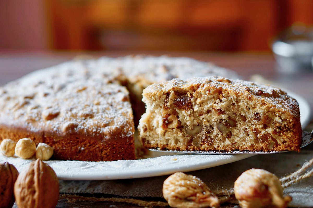 Pandolce con noci e fichi