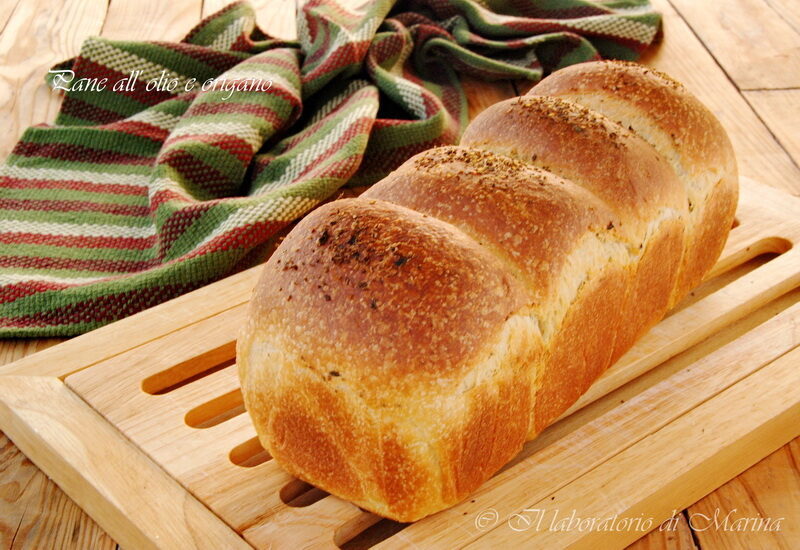 Pane al lievito madre, con olio evo e origano
