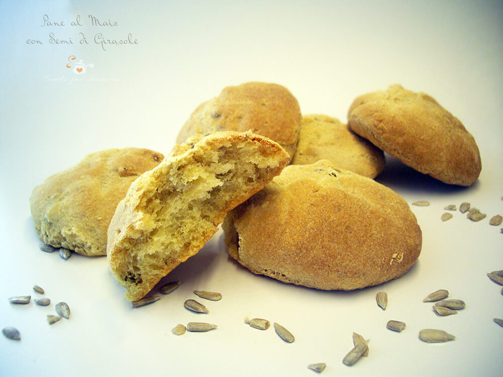 Pane al mais con semi di girasole