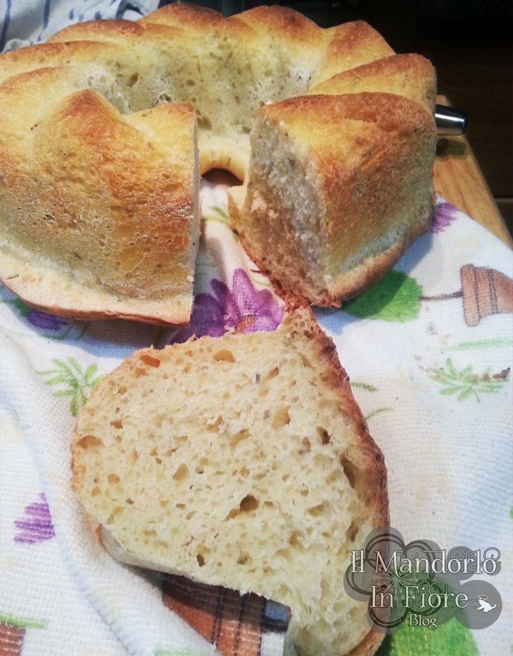 Pane al rosmarino con lievito madre in esubero