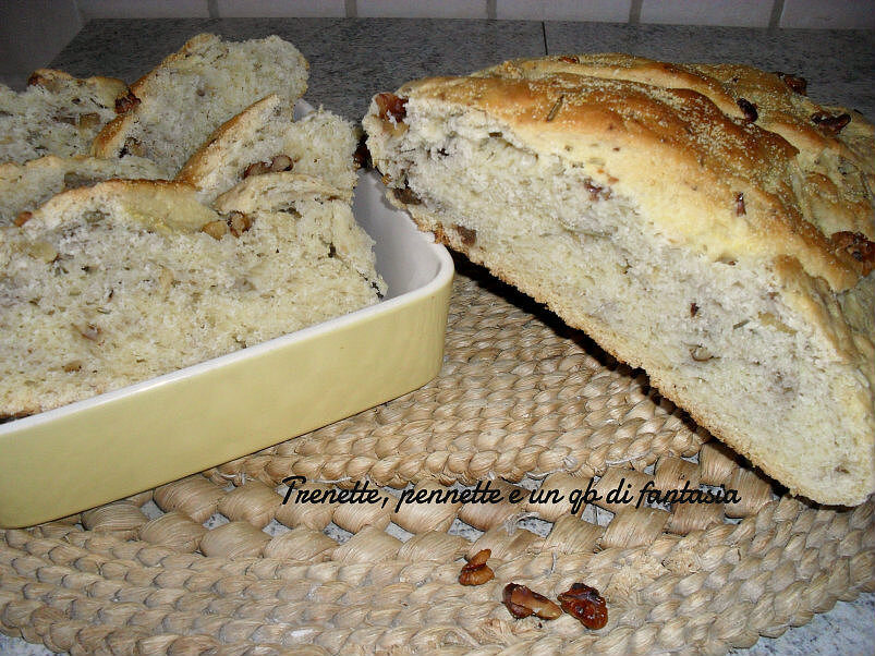 Pane alle noci e mandorle
