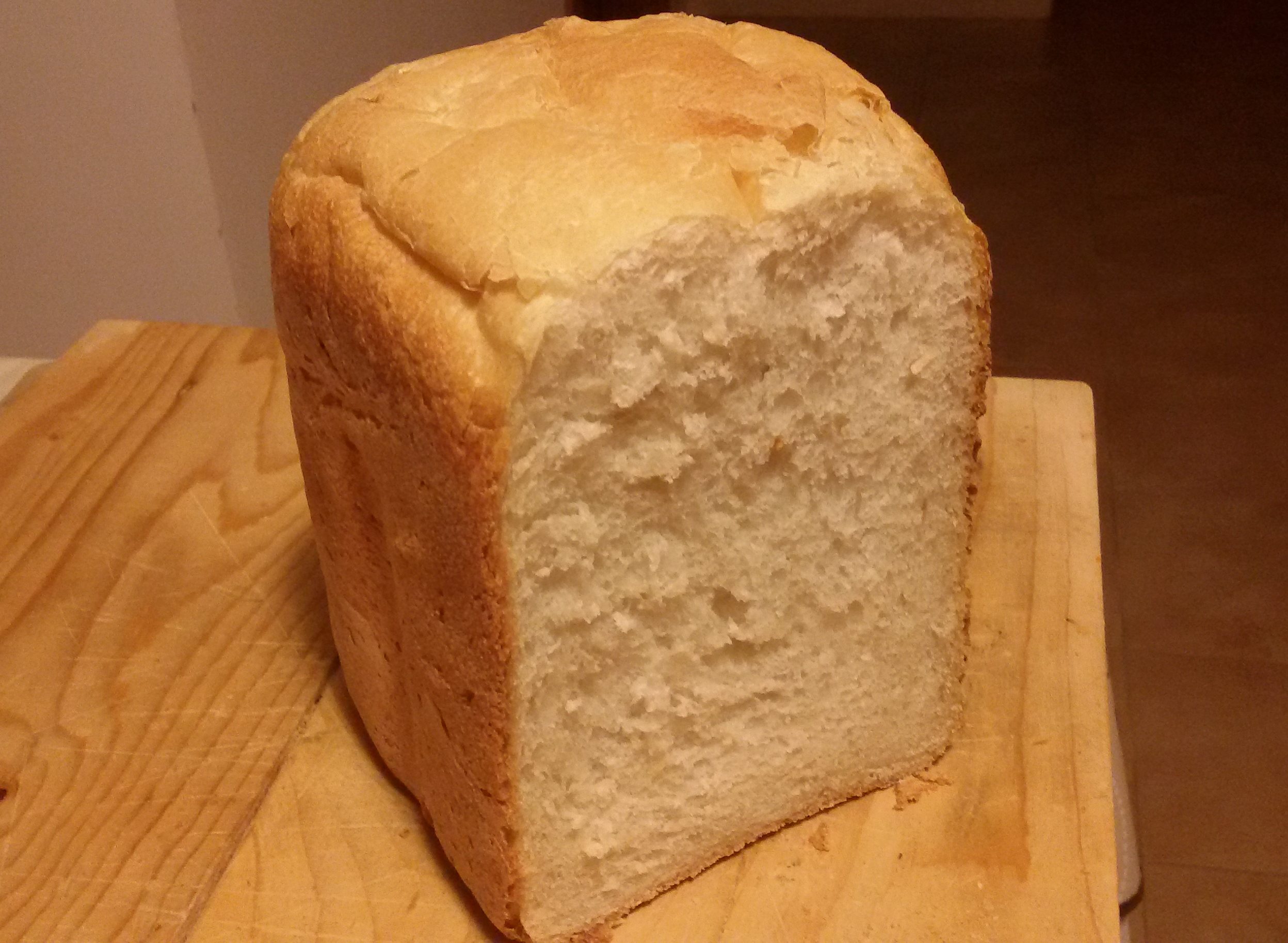 Pane alle patate nella macchina del pane