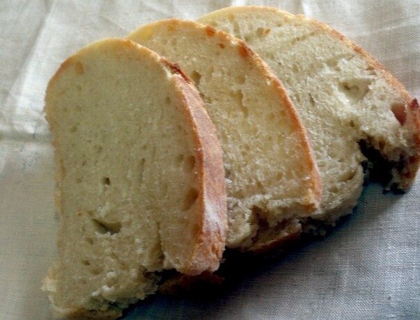 Pane bianco farina di grano tenero 00 lievito di birra in cubetto