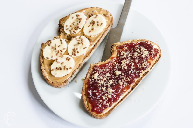 Pane, burro d’arachidi e marmellata