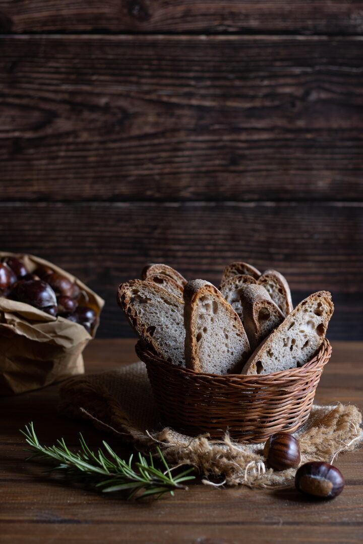 Pane con farina di castagne e rosmarino