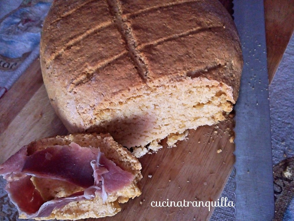 Pane con farina di polenta