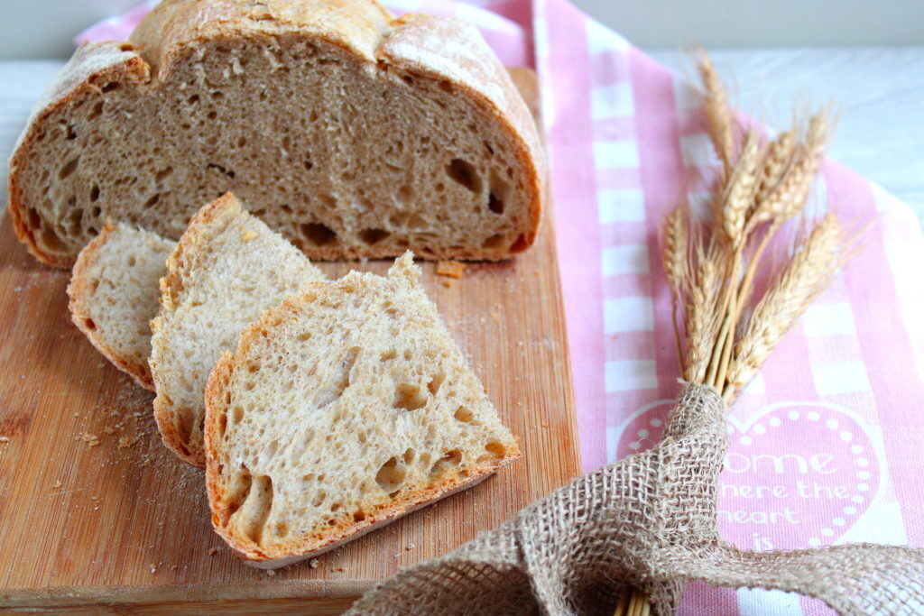 Pane con farine miste cotto su pietra refrattaria