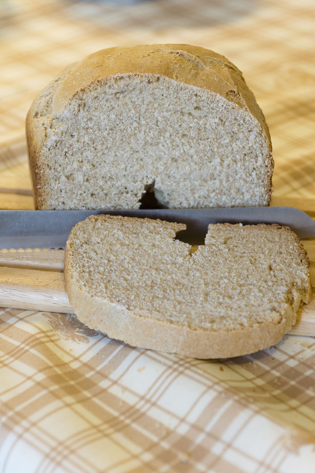 Pane con macchina del pane