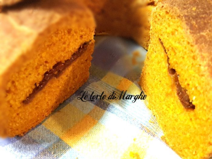 Pane con pomodori secchi fatto con lievito madre