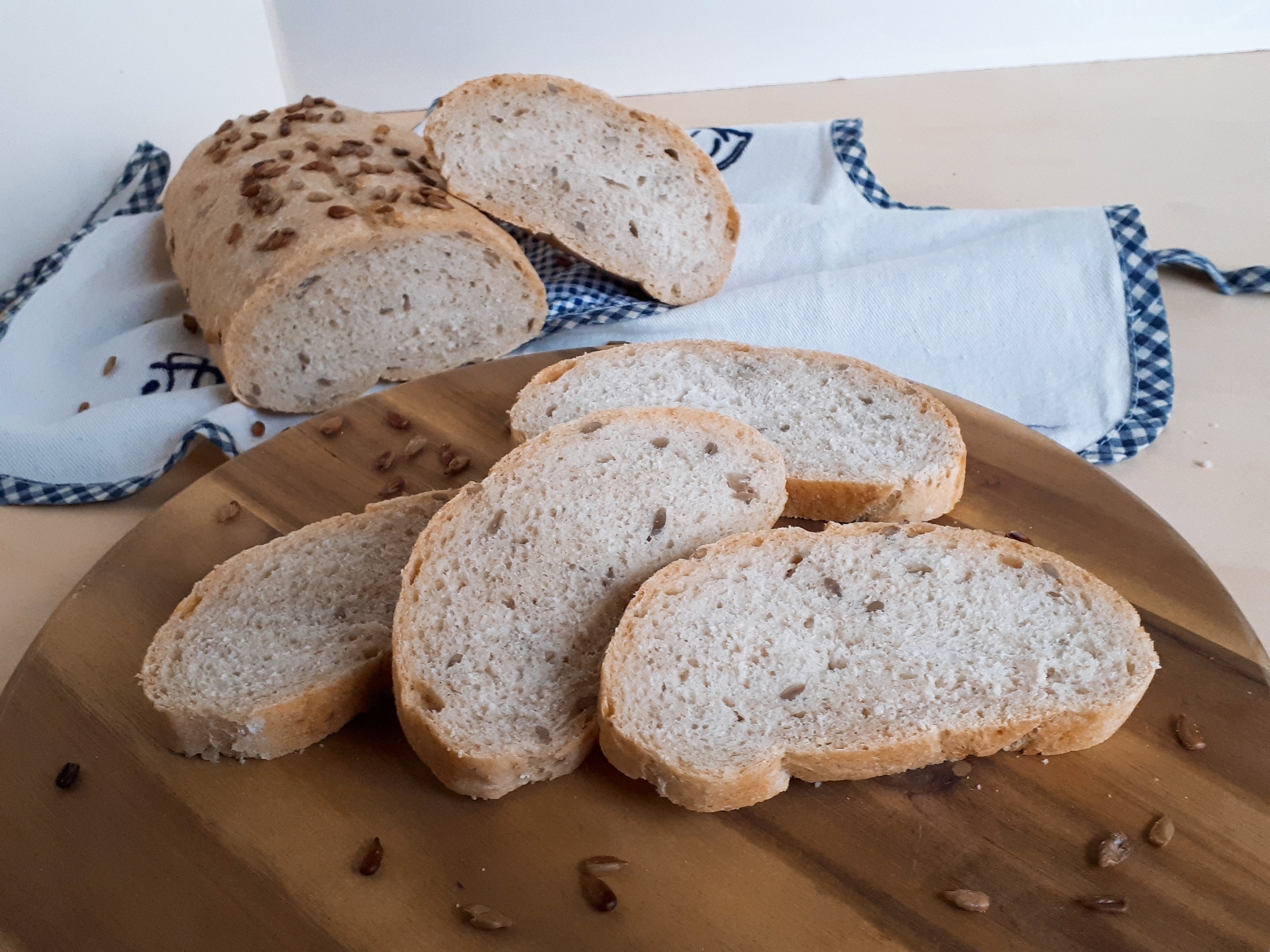 Pane con semi di girasole