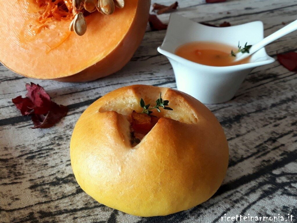 Pane di burro alla zucca ripieno