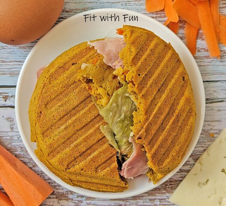 Pane di carote al microonde 3 ingredienti proteico senza glutine