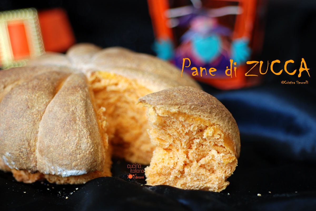 Pane di zucca per la tavola di Halloween