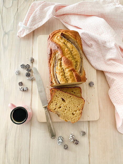 Pane dolce alla banana con ricotta e miele