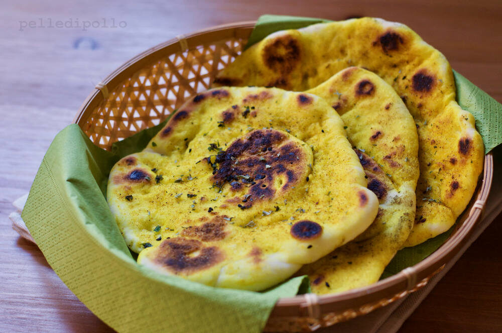 Pane naan indiano