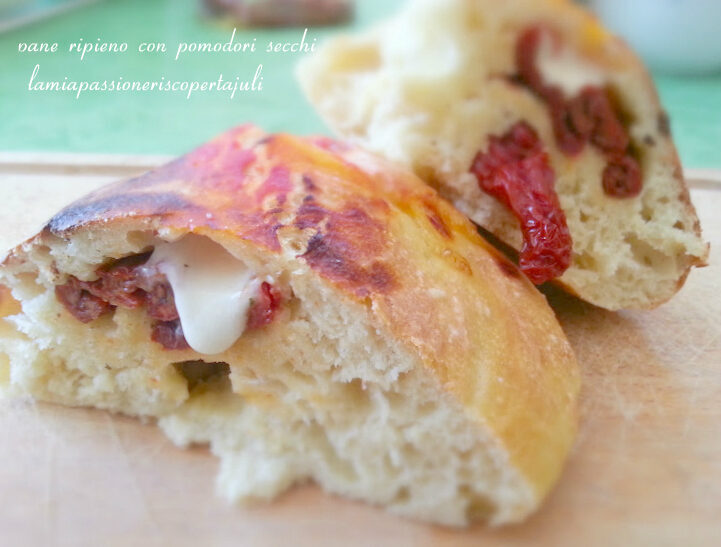 Pane ripieno con pomodori secchi